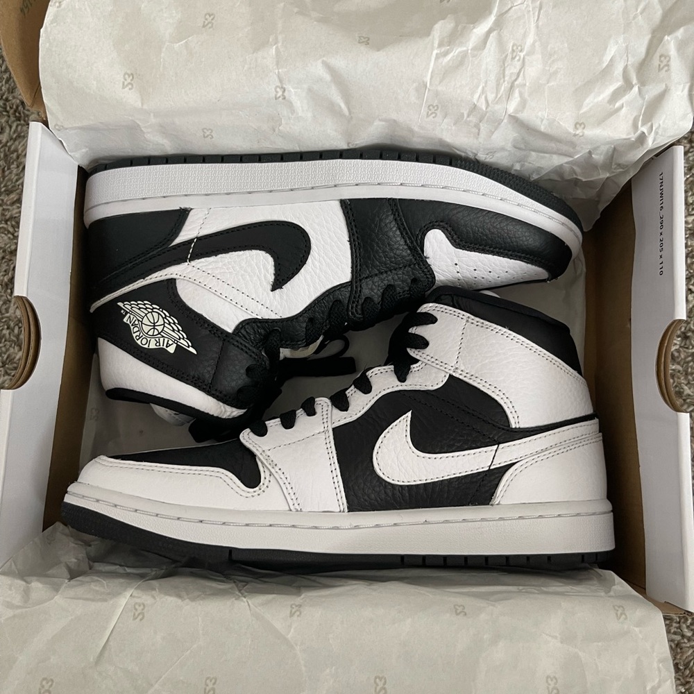 2022 Wmns Air Jordan 1 Mid SE 'Homage